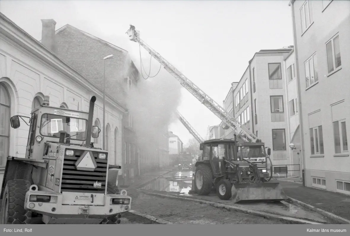 Brand på Strömgatan 1, IOGT-huset i förgrunden En kvarglömd kastrull fattade eld mitt i natten.