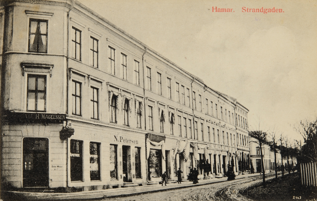 Postkort, Hamar Strandgata 55, tannlege H. Magelsen, N. Petersens farvehandel, bygård,