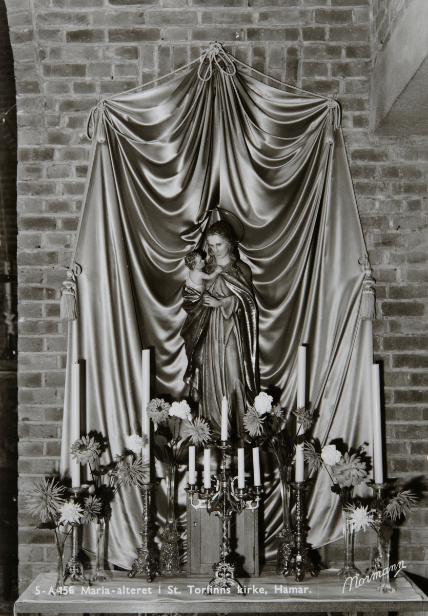 Postkort, Hamar katolske kirke, St. Torfinn kirke, interiør med Maria-alteret,