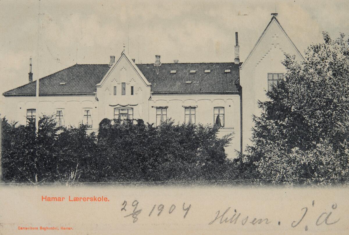 Postkort, Hamar Lærerskole, eksteriør fra hagesiden, Holsetgata 31, 
