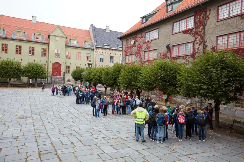 Skoleklasser på Torget