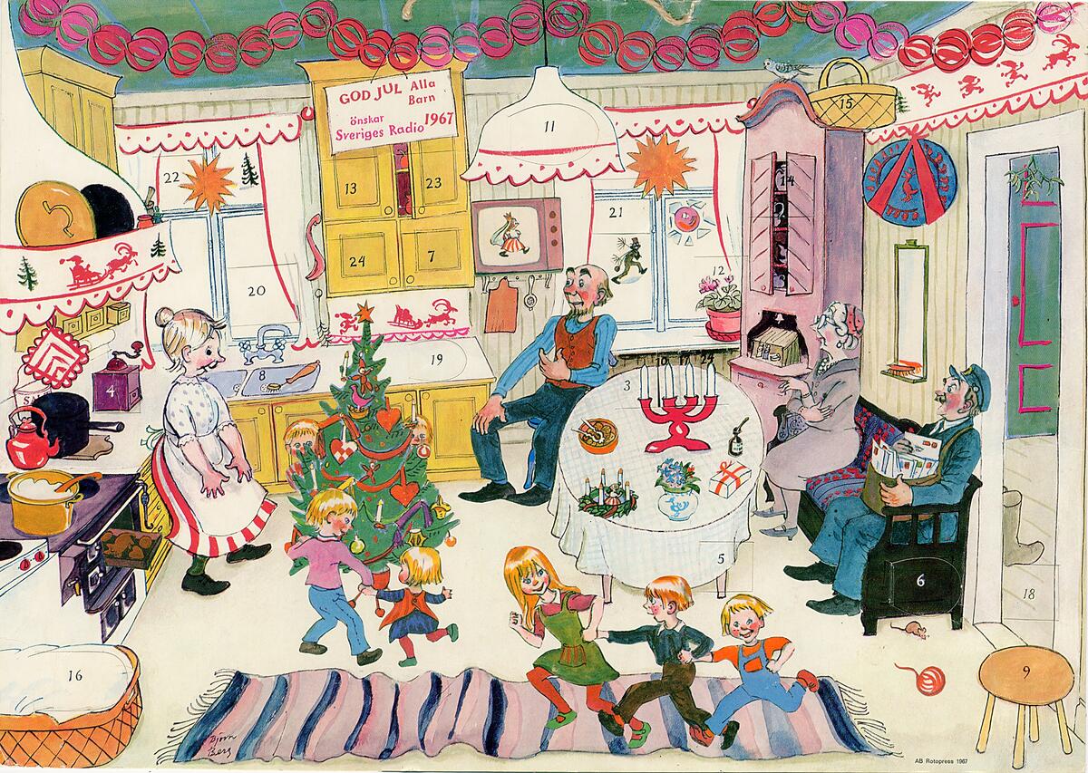 Sveriges Radios kalender för 1967, "Gumman som blev liten som en tesked", tecknare Björn Berg, signerad i nederkant till vänster. Motiv: ett julpyntat "gammaldags" kök där figurer/bilder som succesivt klistrats dit befolkat och pyntat köket mer och mer. Alla luckor intakta