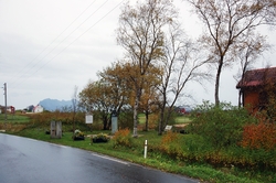Blixtunet, Våg, Sandhornøy i september 2005. Bauta over salm
