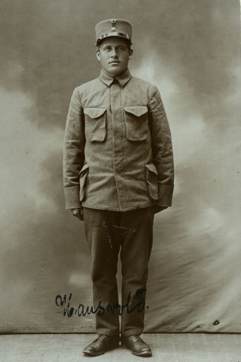 Portrett, soldat Hansvold