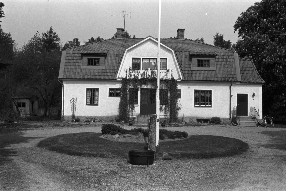 Mangårdsbyggnad, Ullunda 5:1, Tillinge socken, Uppland 1990