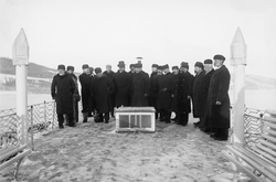Befaring på Mjøsa i desember 1906. Fotografiet er tatt på ak