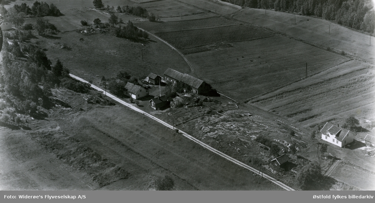 Flyfoto av Rød gård 1956 i Onsøy.