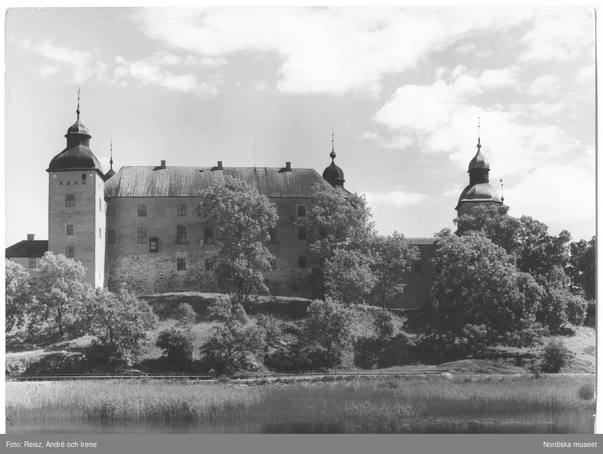 Västergötland. Läckö slott på Kållandsö vid Vänern. Den första byggnaden på platsen byggdes 1298 av Brynolf Algotsson.