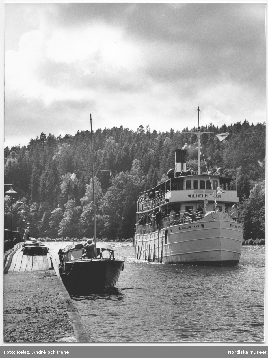 Västergötland. Infart till slussarna i Trollhättan, kryssningsfartyget M/S Wilhelm Tham.