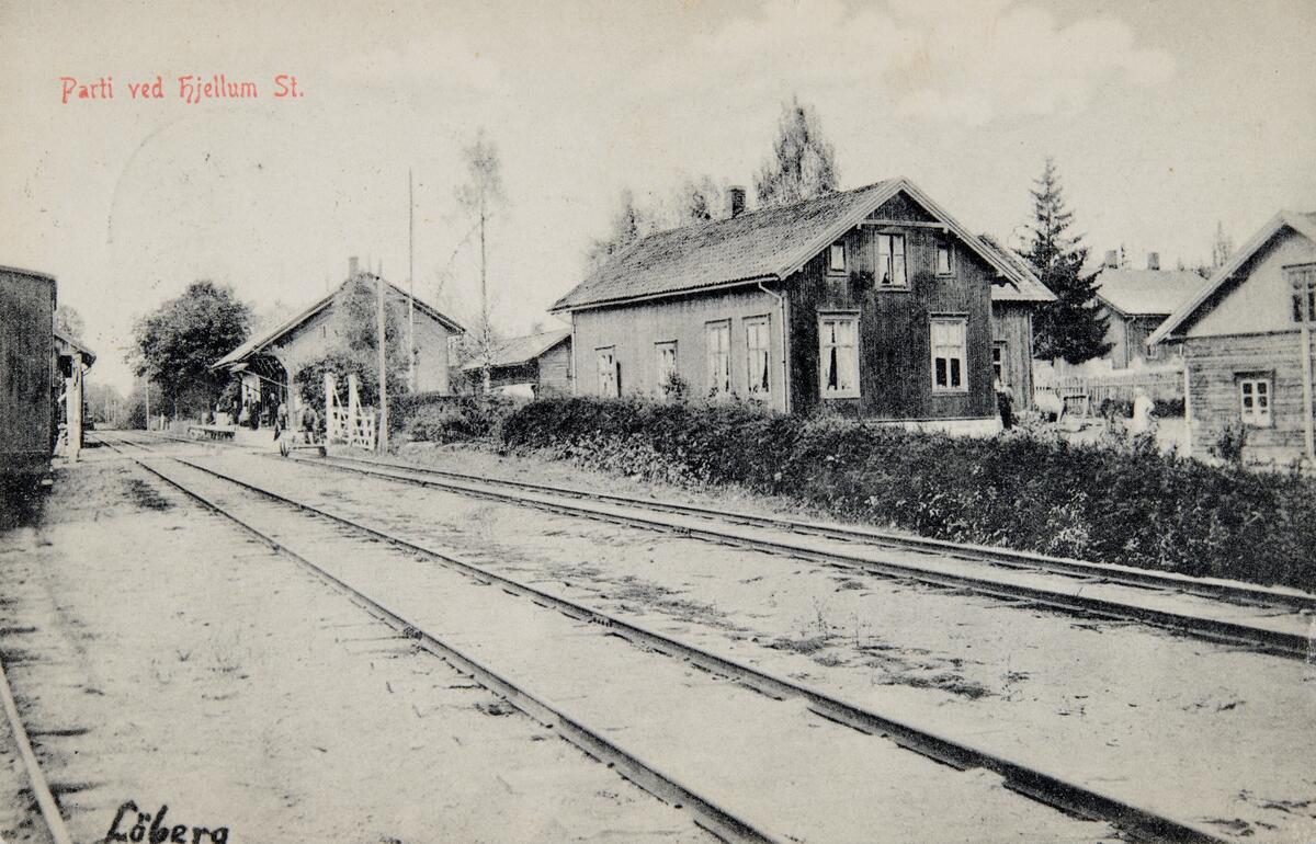 Postkort, Vang, Hjellum stasjon, jernbaneskinner, 

.