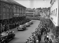 Kongebesøket 24.06.1958..T-2107 er Buick 1935, drosje T-8785