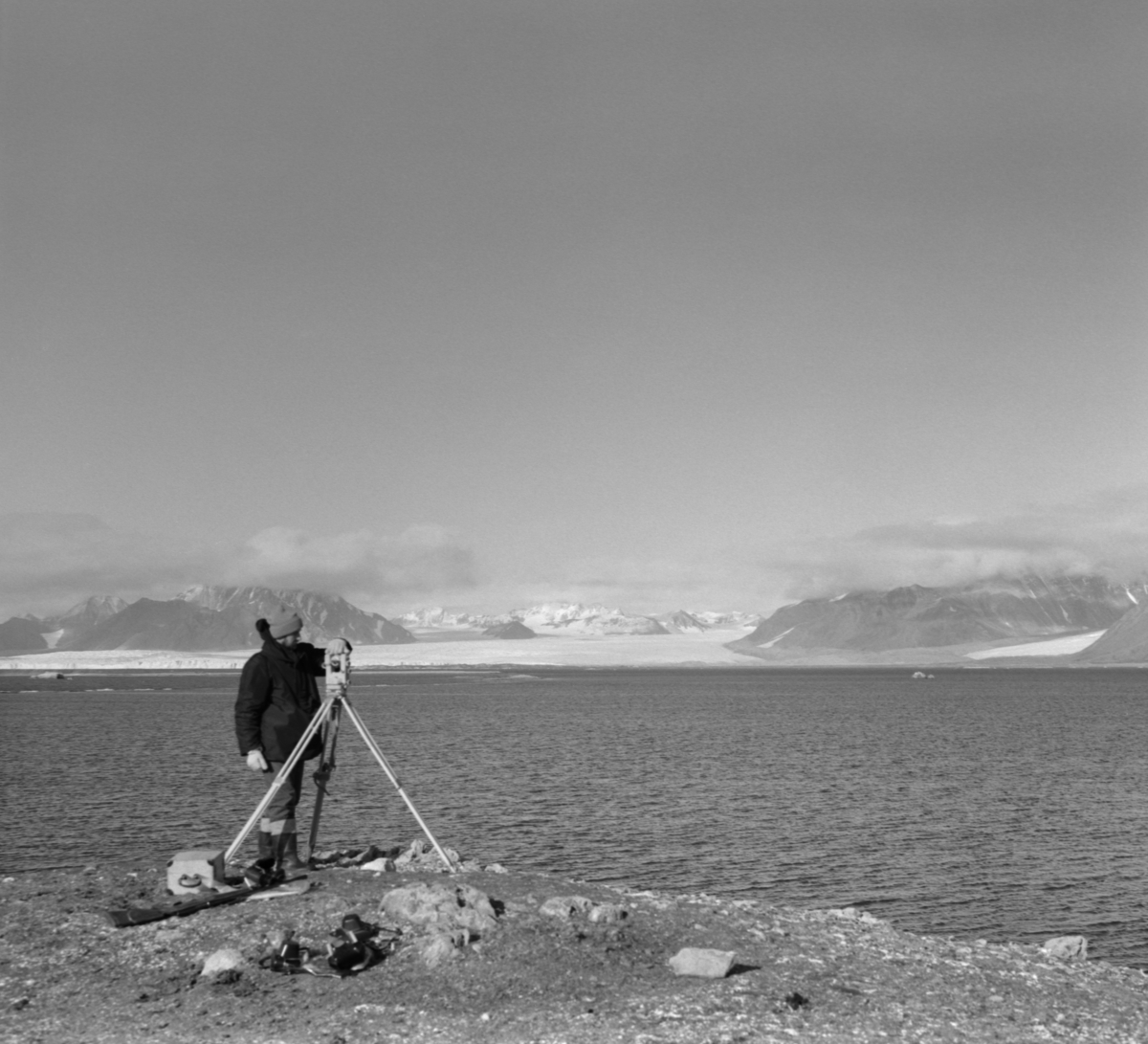 Geodetiske feltarbeid på Dunøyane.