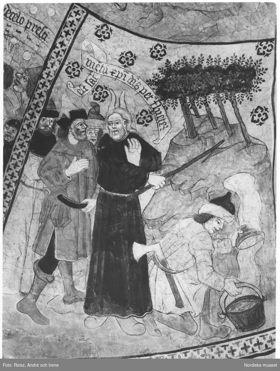 Uppland. Kalkmålning från 1480-talet av 
Albertus Pictor med motiv "Mose slår vatten ur klippanan i Meriba" i Täby kyrka.