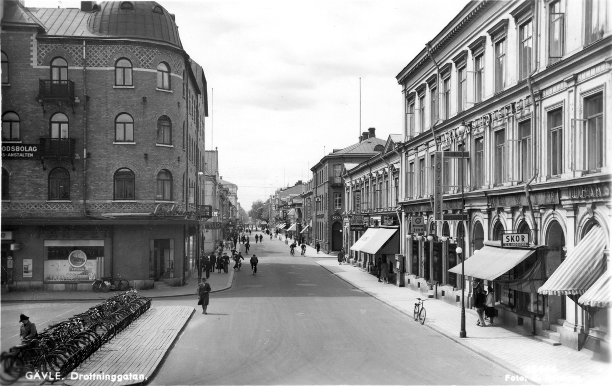 Gävle. Drottninggatan. Järnvägshotellet. Lindbergs Färg.