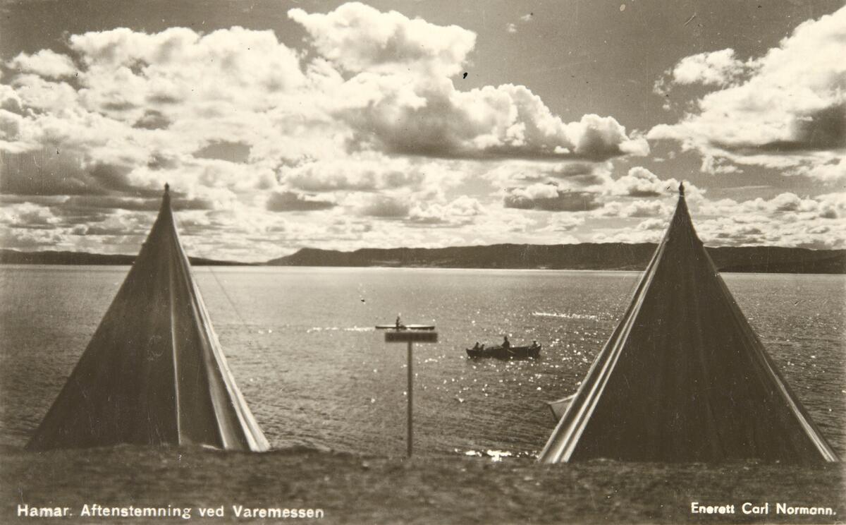 Postkort, Hamar, Varemessa 1933 på Ridehusstranda, aftenstemning med to telt og båter på Mjøsa,