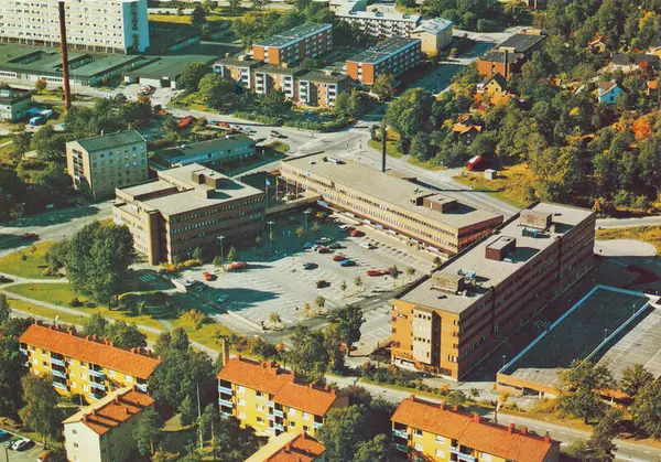 Vy över Ektorp Centrum I Nacka. Vykort Från 1980-talet. - Nacka ...