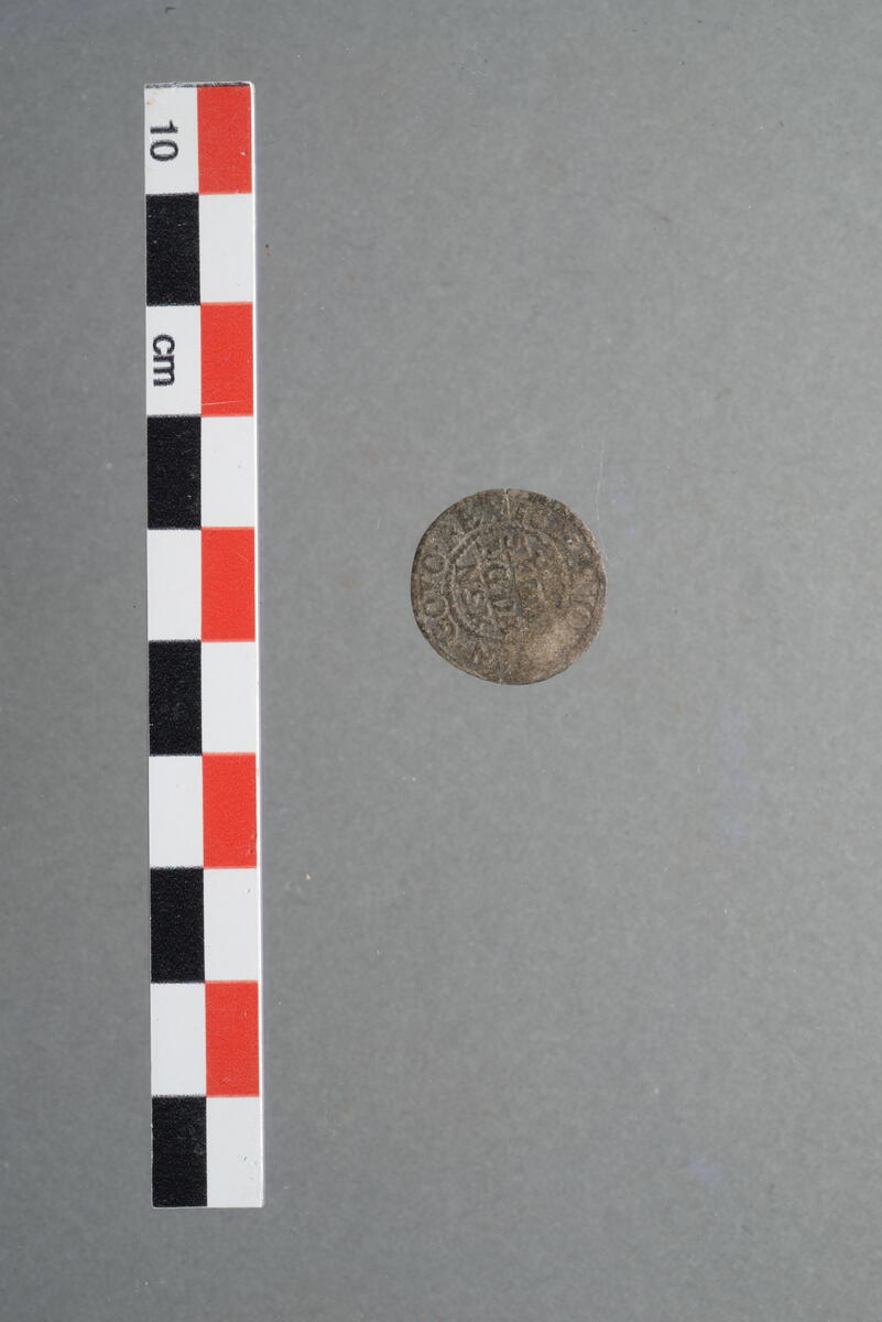 Mynt i sølv. 2 skilling 1627 utstedt av Christian IV (1588-1648). Danmark.  
LokalitetsID: 260801
