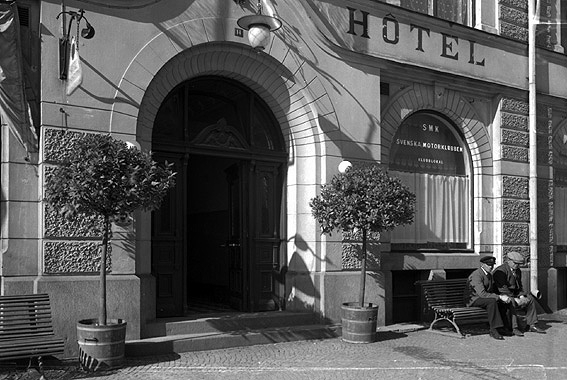 Svenska motorklubben har en lokal i Grand hotells fastighet. Bilden togs 1931.