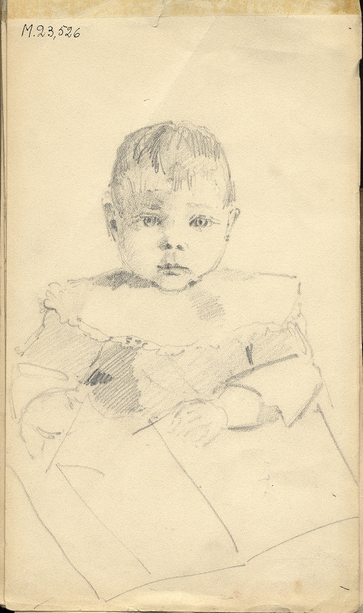 Skiss, blyerts. Föreställer en baby i kolt med stor krage, sedd en face. Midjebild.

Inskrivet i huvudbok 1975.