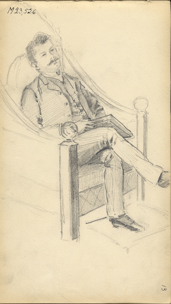 Skiss, blyerts. Föreställer en mustaschprydd man i kostym med stärkkrage, som sitter och vilar i en högryggad stol.
Helfigur, halvprofil.

Inskrivet i huvudbok 1975.