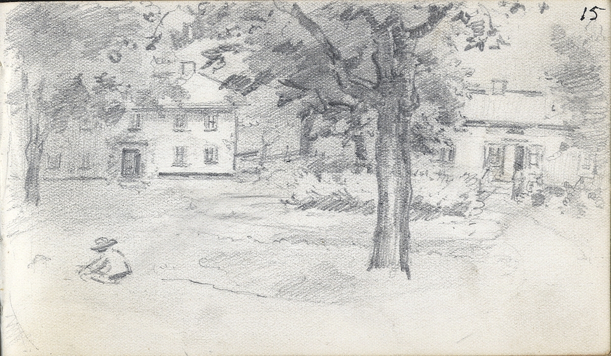 Skiss, blyerts.  En trädgård med ett stort bostadshus i bakgrunden. i förgrunden syns en pojke med stråhatt på gräsmattan.
Till höger syns ytterligare ett bostadshus med veranda.

Inskrivet i huvudbok 1975.