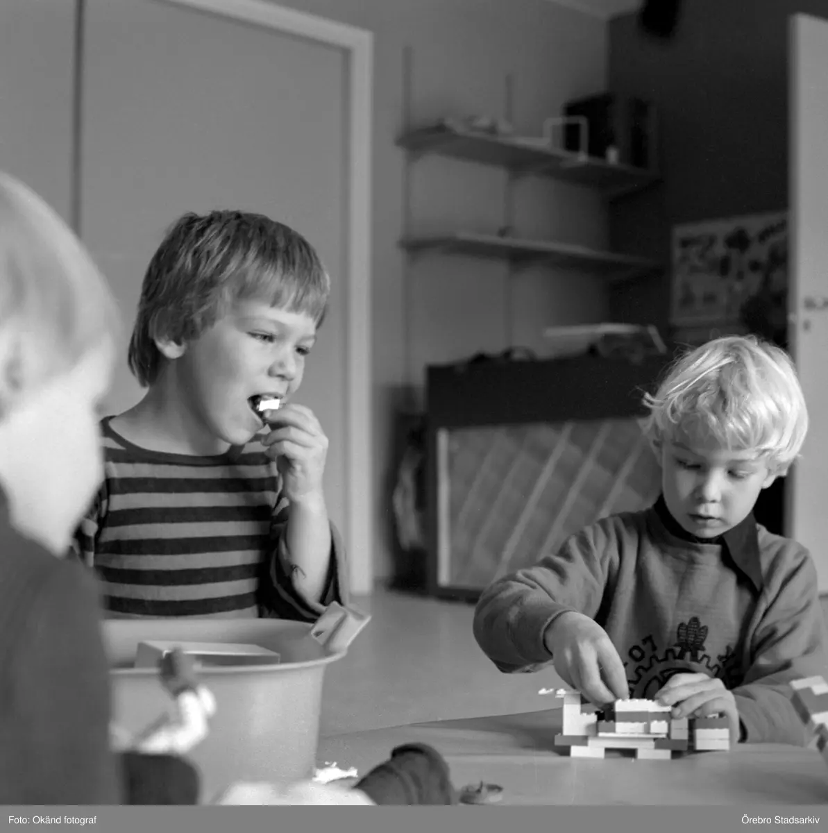 Lek med lego på daghemmer i Almby, 1970-tal - Örebro Stadsarkiv ...