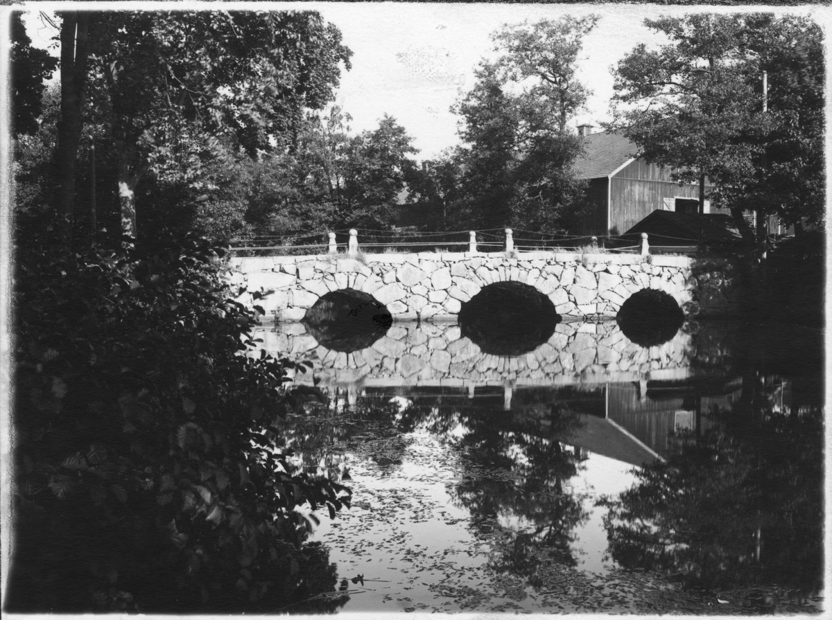 Bredgårdsbron, Boxholm 1937. (Byggd av dalmasar). Boxholms bruk.