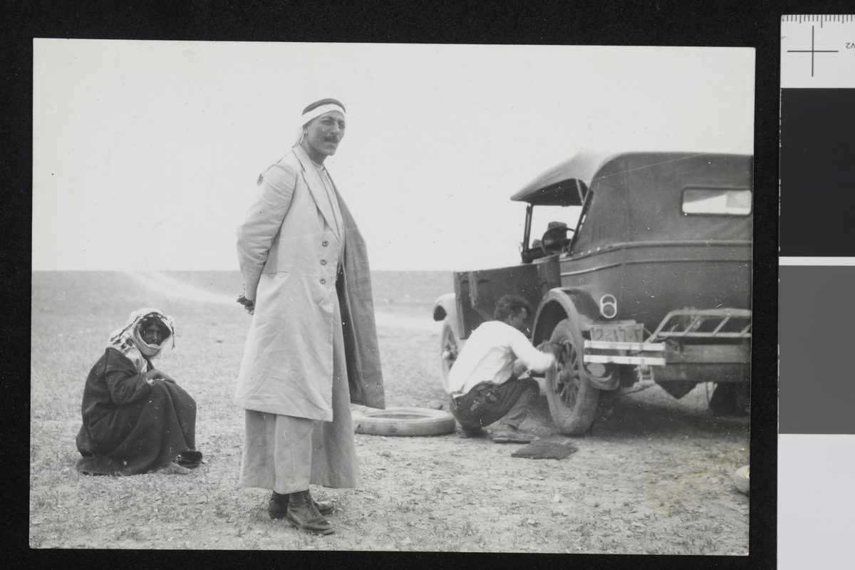 Reisen fra Palmyra til Damaskus. Fotografi tatt i forbindelse med Elisabeth Meyers bok; En Kvinnes Ferd til Persia.
