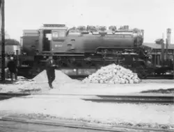 Damplokomotiv nr. 99-223 på en transportvogn på vei til Norg