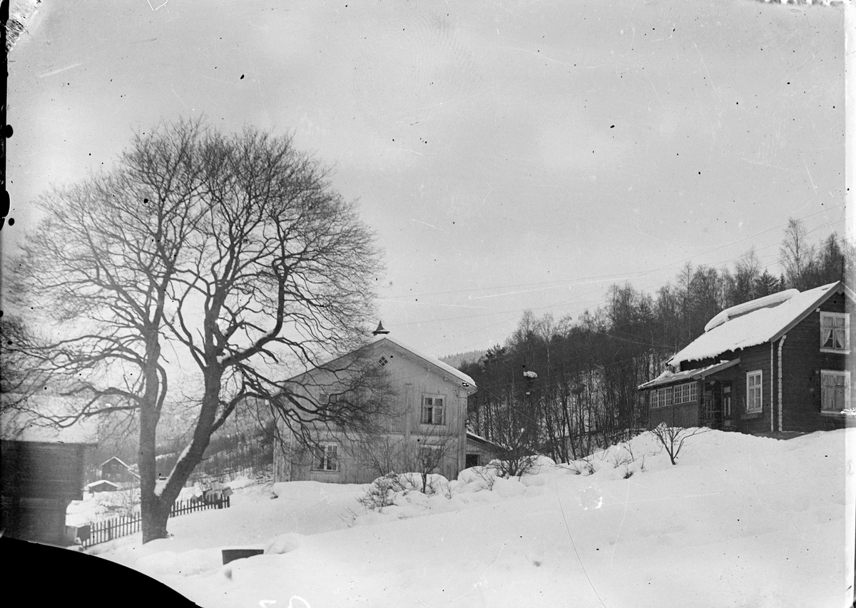 Bilde viser vinterbilde av Gollo Gård

Fotosamling etter Øystein O. Jonsjords (1895-1968), Tinn.