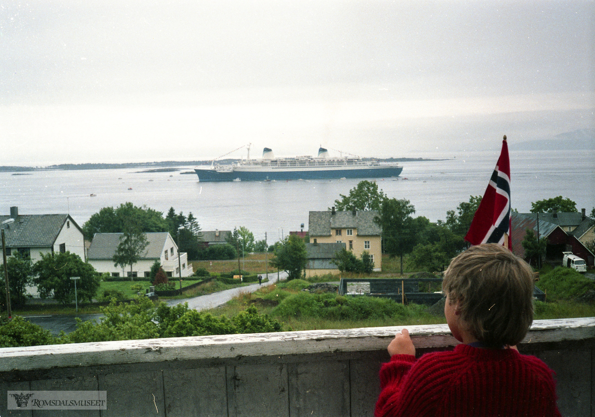 "SS Norway" på Moldefjorden.