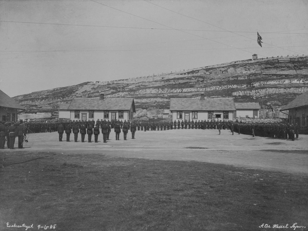 Soldatoppstilling på millitærleir ved Hysnes fort, Hasselvika, Indre Fosen
