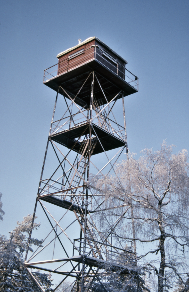 Aurskog, Elgheia brannvaktstårn. Ståltårn med topphytte