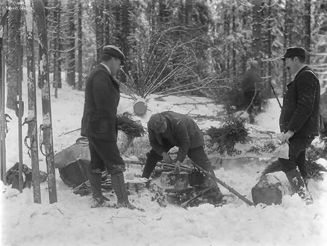 Prot: Rundt Baalet Granskog nær Hakedal 20/1 1910