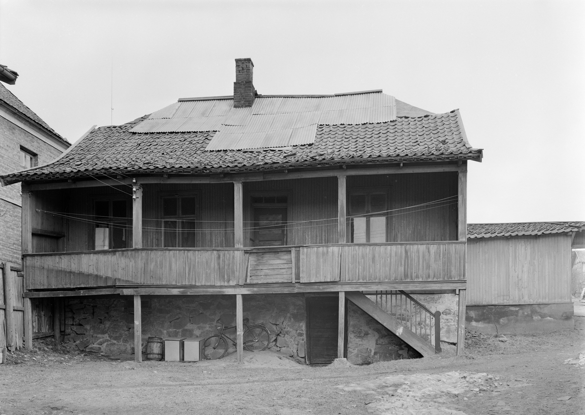 Lillehammer kommune. Bakgården til Salvesengården, Storgata 54, Lillehammer, etter brannen i januar 1950
