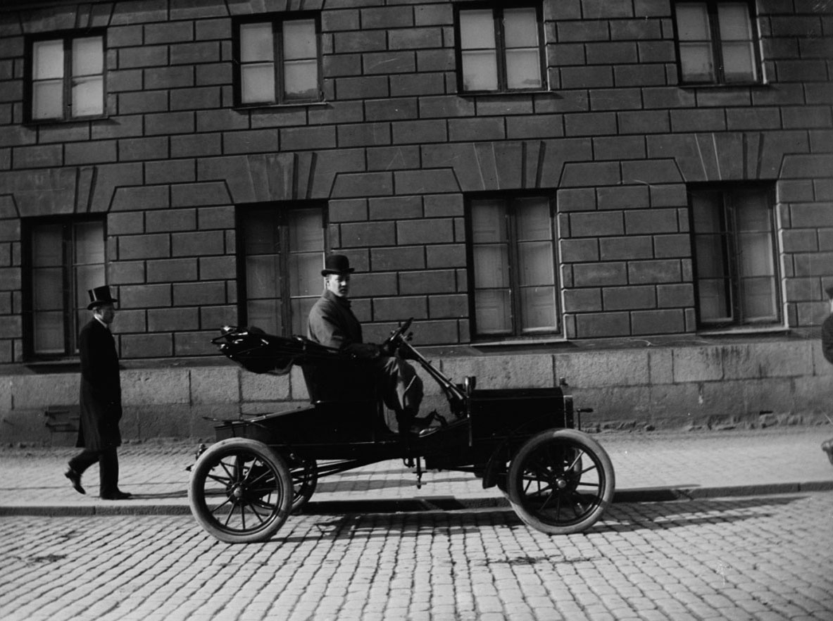 Ford Modell N från cirka 1906 såld av AB Adolf Östberg Odengatan 10 i Stockholm som var ensamförsäljare av Ford i Sverige åren 1904-1908.
