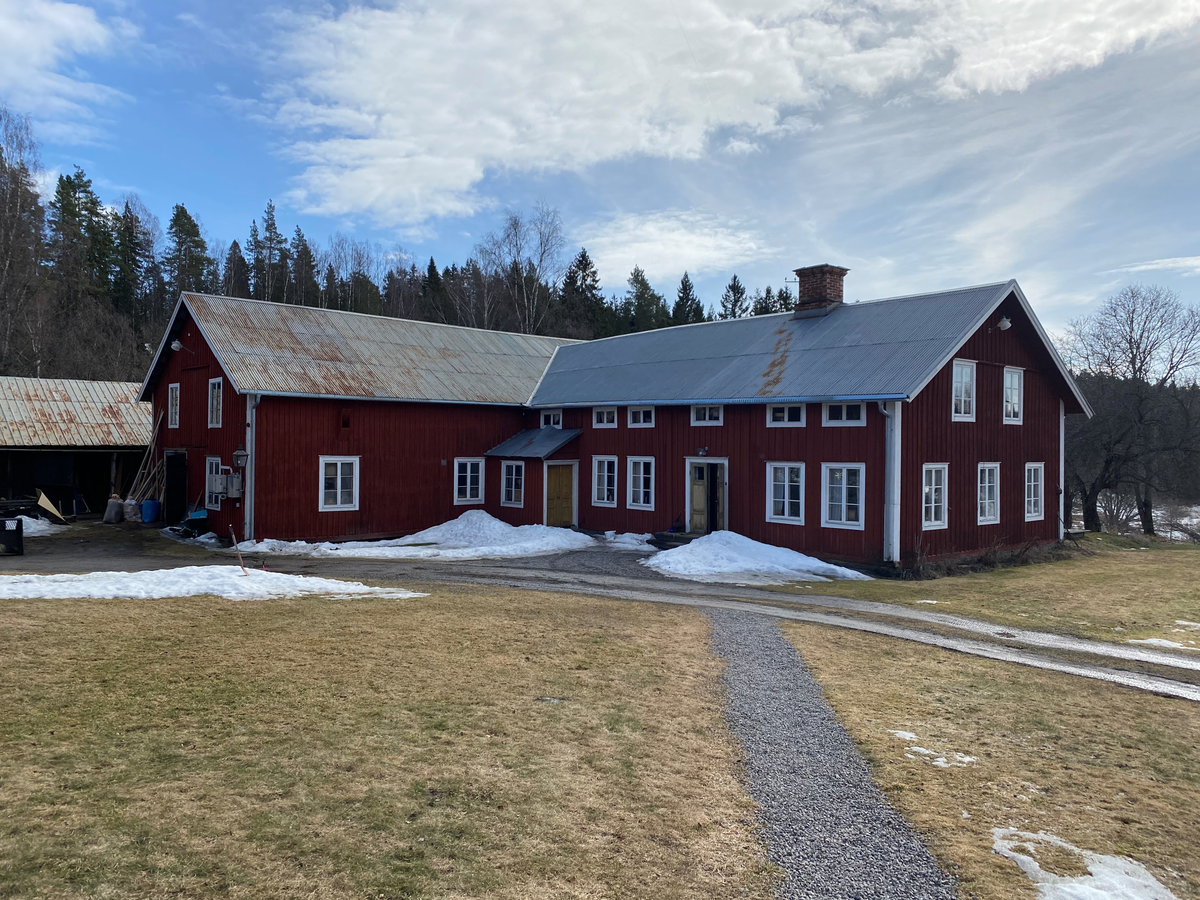 Flygelbyggnad och ekonomibyggnad vid Renskalla. - Länsmuseet Gävleborg ...