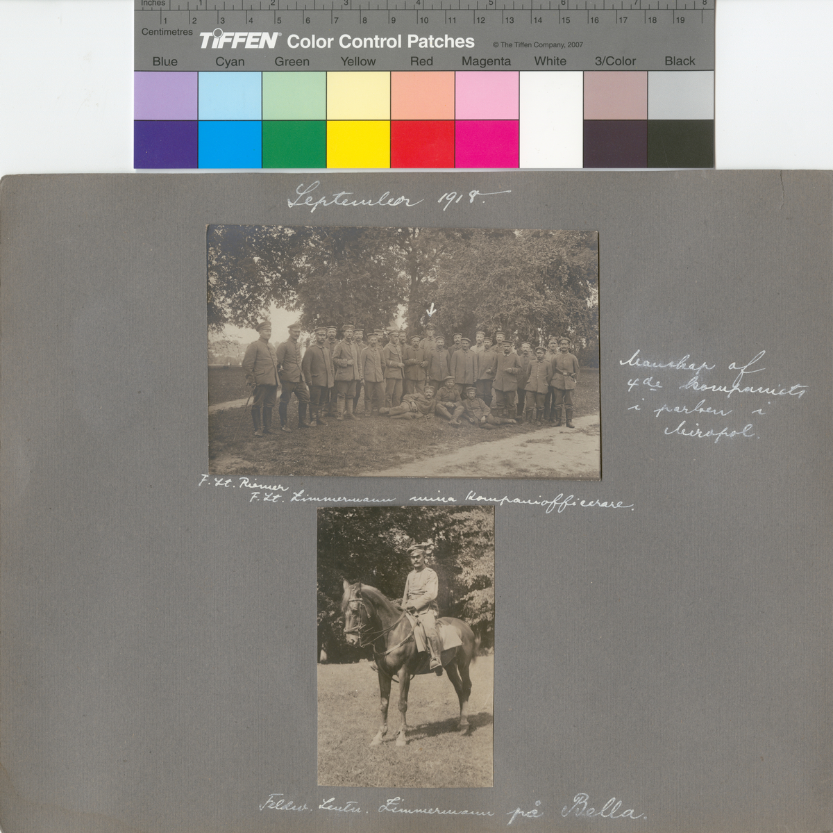 Text i fotoalbum: "September 1918. Manskap af 4de kompaniet i parken i Miropol."