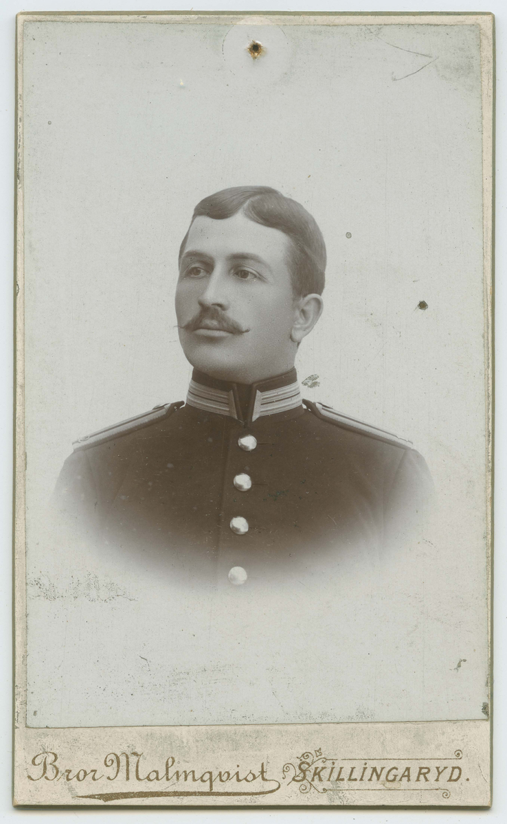 Porträtt på Sergeant Lundberg, Smålandstenar.