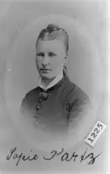 Portrett av Sofie Olausdatter Hartz, tatt før 1900.