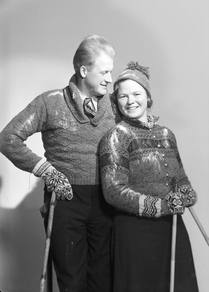 Mann og kvinne i skiantrekk