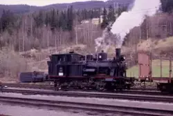 Damplokomotiv type 25d nr. 424 i skiftetjeneste på Ål stasjo