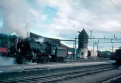 Damplokomotiv type 24b 264 på Eina stasjon