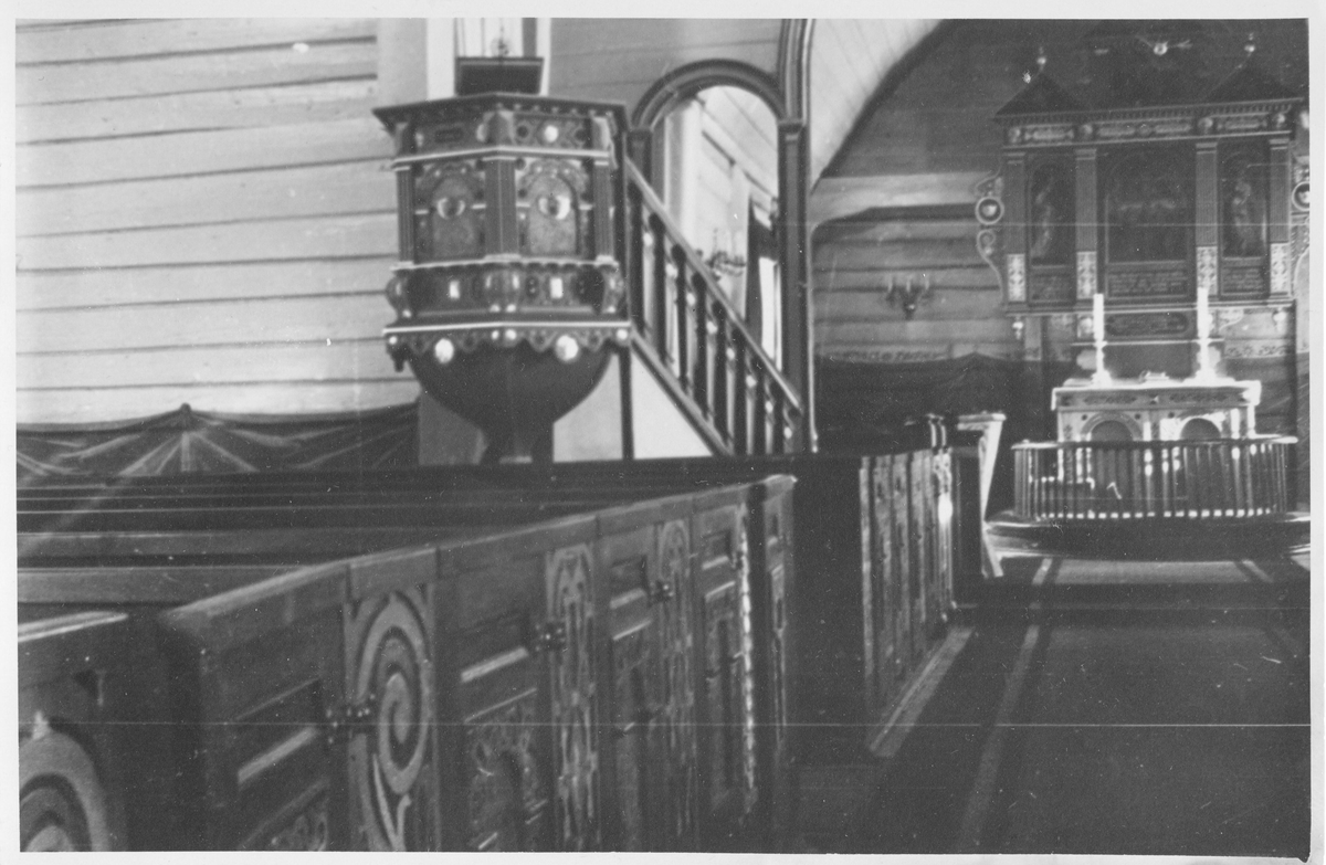 Prekestolen i Egersund kirke etter restaureringen.