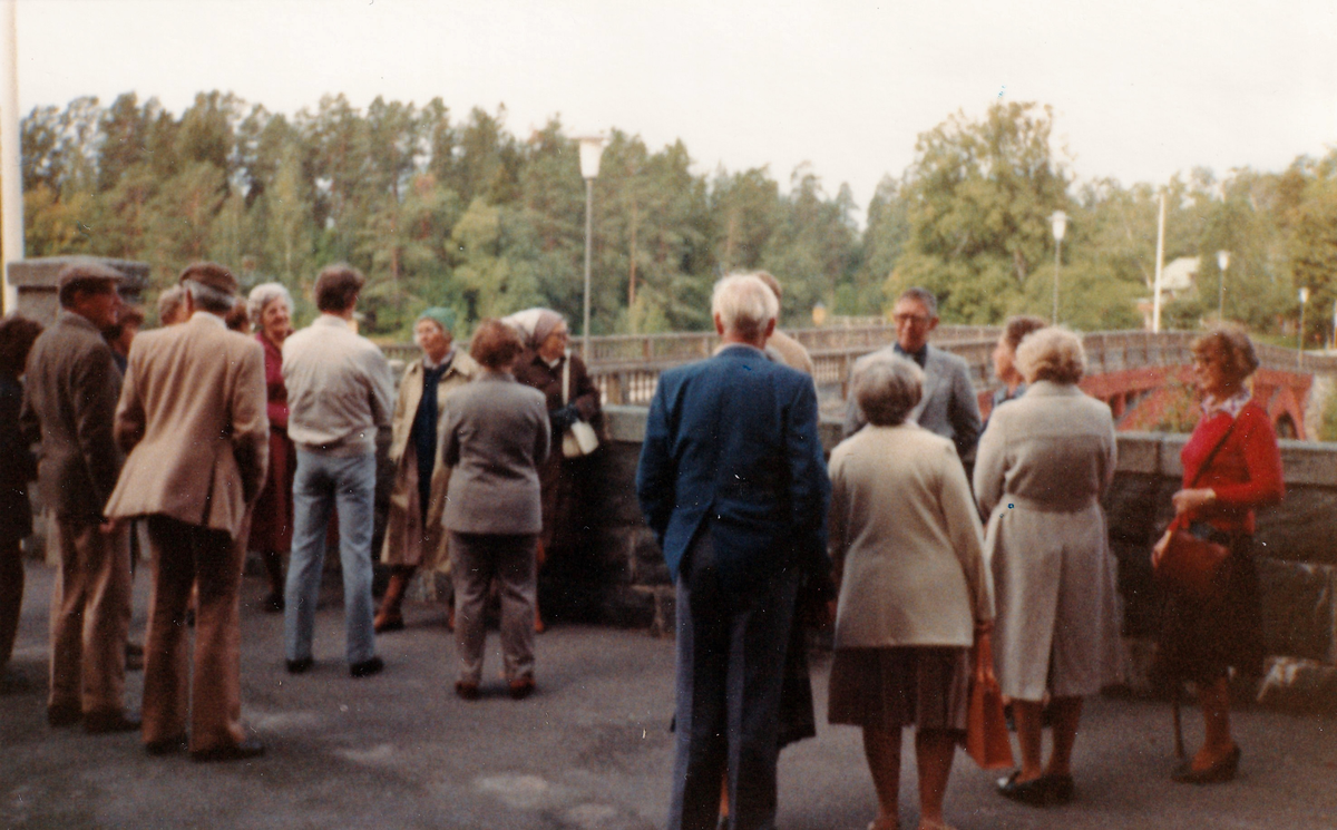 Studiebesök på kraftverket i Älvkarleby. Binnebergs lottakårs 40-årsjubileum på Älvkarleö Herrgård 29 - 30 augusti 1981.