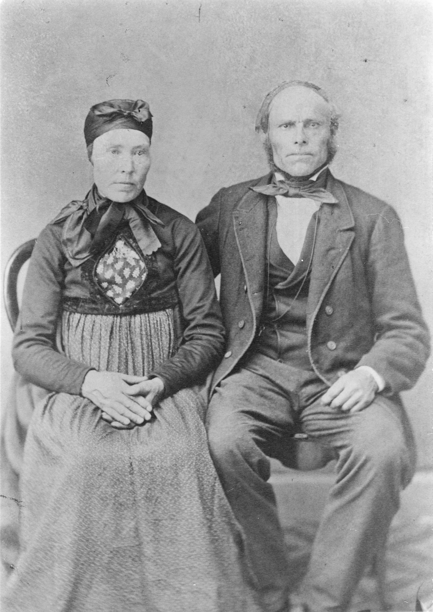 Nils Hansen Hunstad og hustru Ingeborg (f. Bye). Trolig rundt 1870.