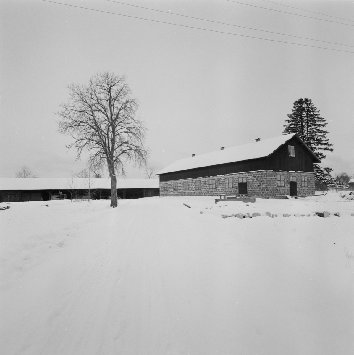 Ekonomibyggnad, Alunda, Uppland februari 1958