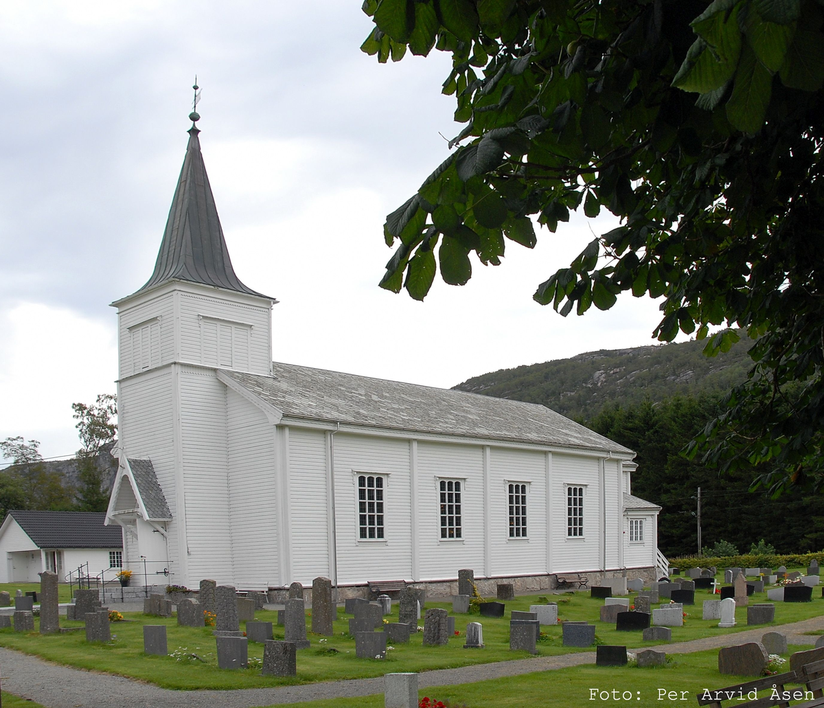 Heskestad kyrkje