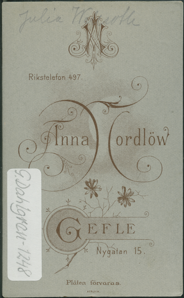 På kuvertet står följande information sammanställd vid museets första genomgång av materialet: Julia Wallroth
Gävle.