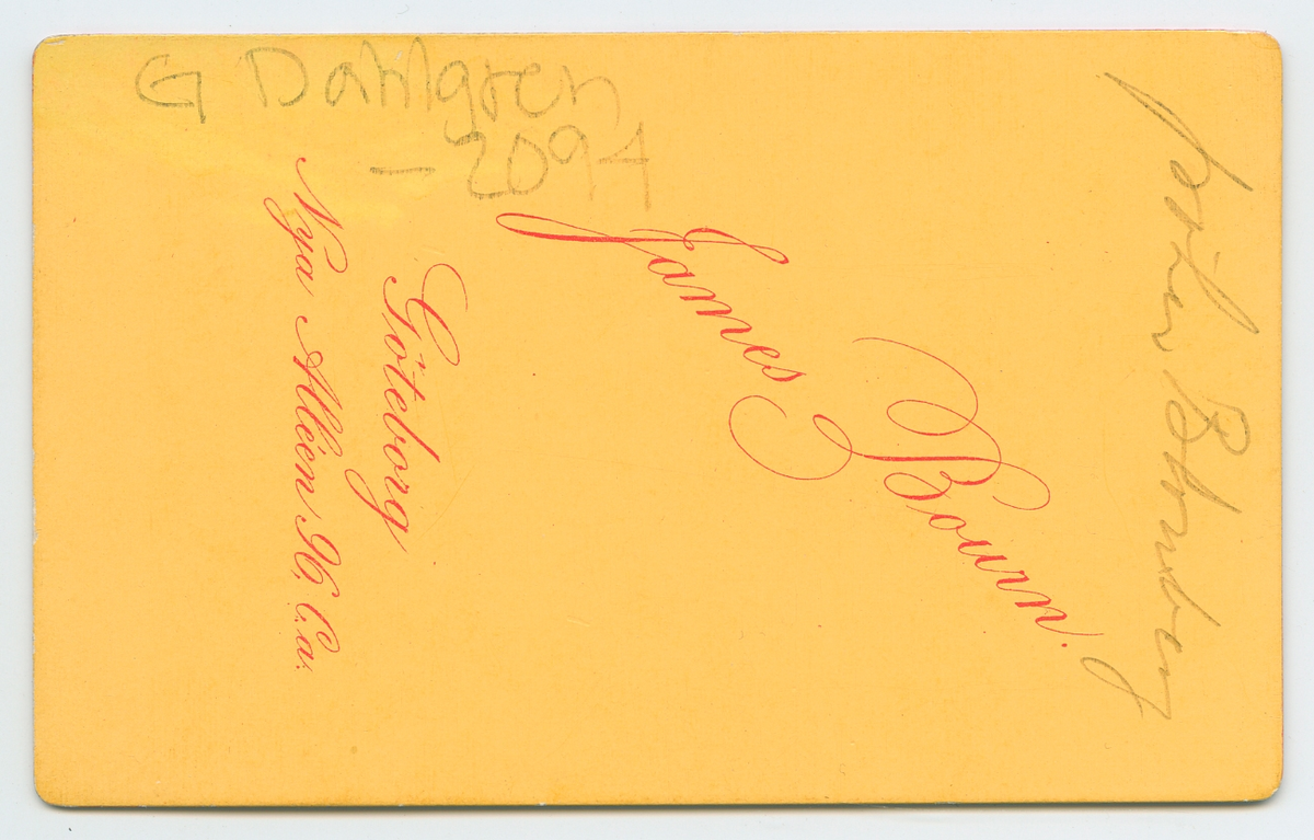 På kuvertet står följande information sammanställd vid museets första genomgång av materialet: Frk. Blomberg